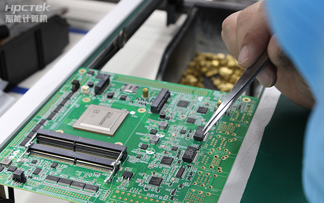 在金融發(fā)展領(lǐng)域,嵌入式主板有什么優(yōu)點(diǎn)?(圖1) 在金融發(fā)展領(lǐng)域,嵌入式主板有什么優(yōu)點(diǎn)?(圖1)