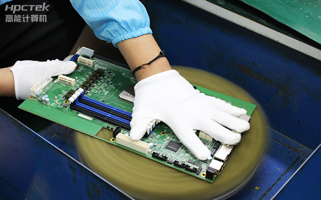 龍芯3A6000：開啟國產工控主板“芯”時代(圖1)